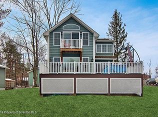 145 Cove Point Ln, Lake Ariel, PA 18436