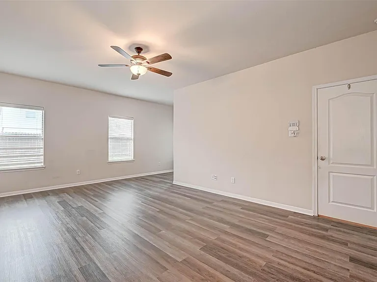 2815 Mustang Hill Ln — Photo 30