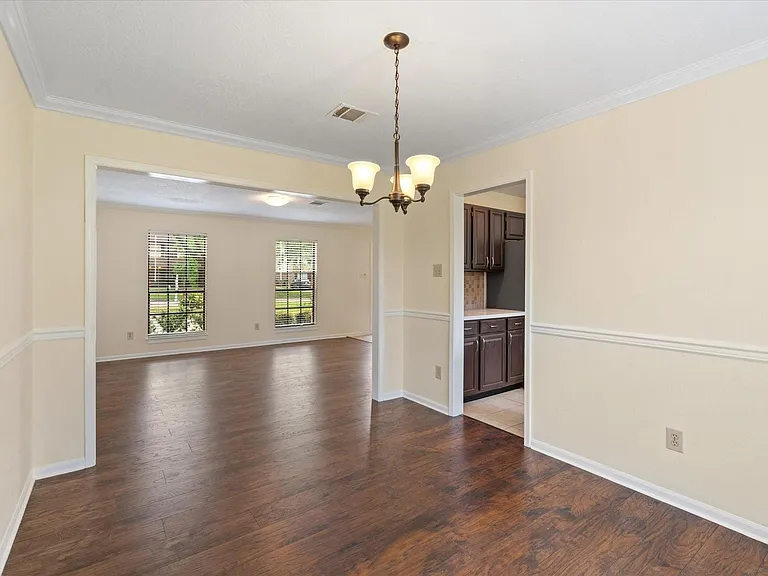 3807 Forest Village Dr — Photo 8
