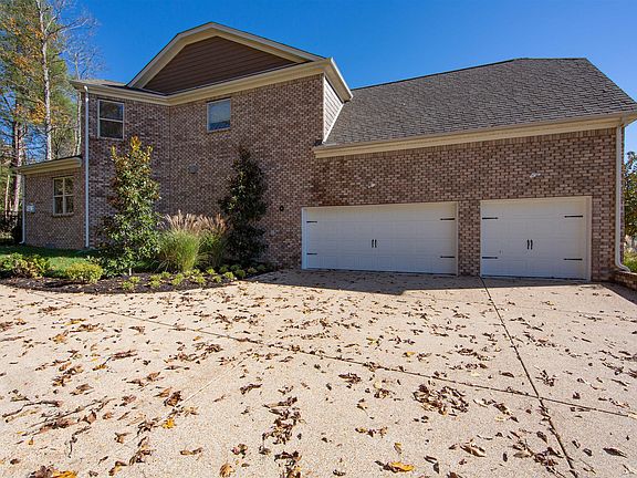 5th image of 2196 Capistrano Way
