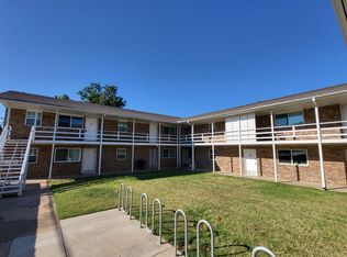 1 Bed 1 Bath apartment in Edmond next to UCO campus with central heat and air, Edmond, OK 73034