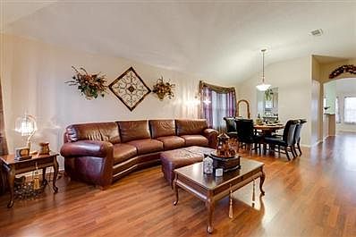 3rd image of 329 Tioga Dr