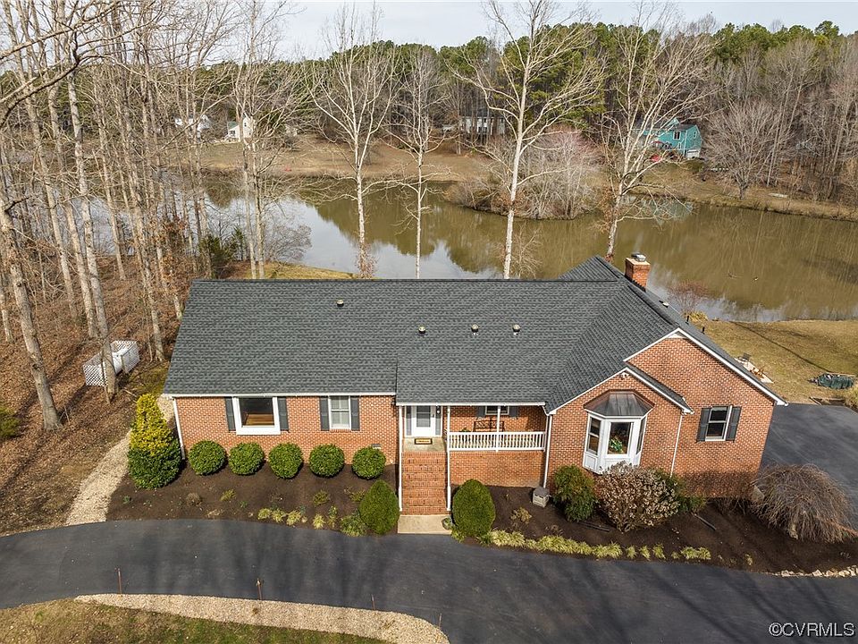 1st image of 525 Butterwood Cir