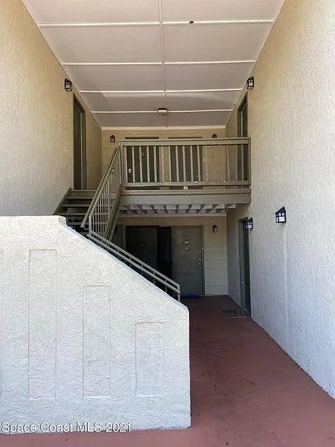Building Photo - 3570 Sable Palm Ln E