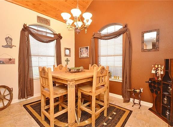 5th image of 114 Palomino Dr