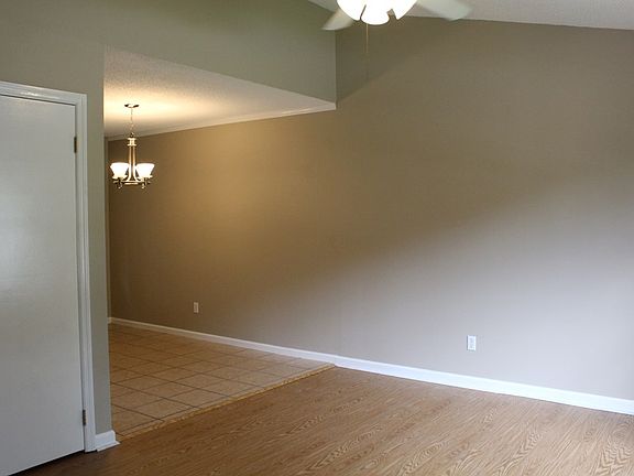 2nd image of 112 Vera Dr