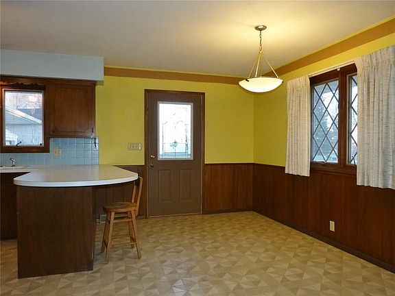 2nd image of 207 Johnston St