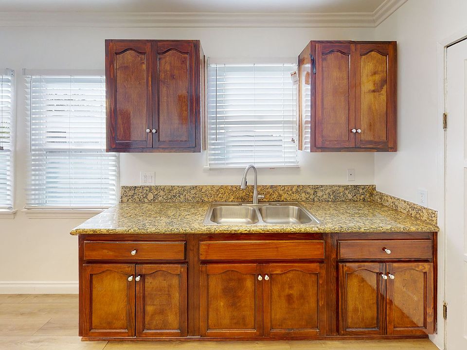 1st image of 4128 W Adams Blvd Unit 1