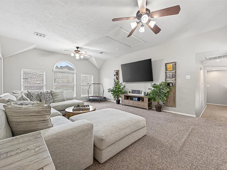 155 E Concord Valley Cir — Photo 41