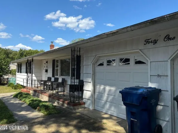 41 Heath Ave, Oakhurst, NJ 07755