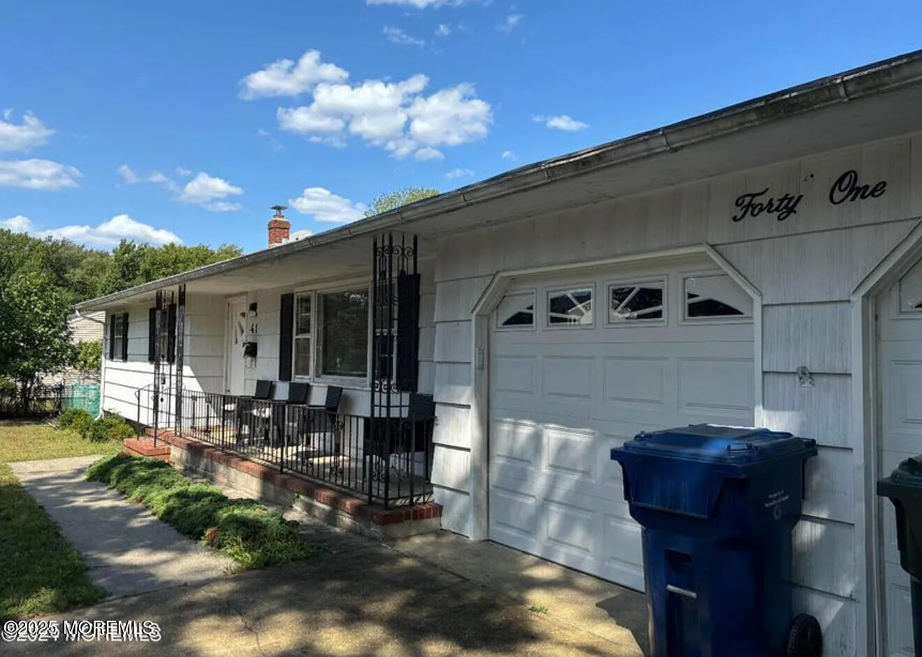 41 Heath Ave photo 1