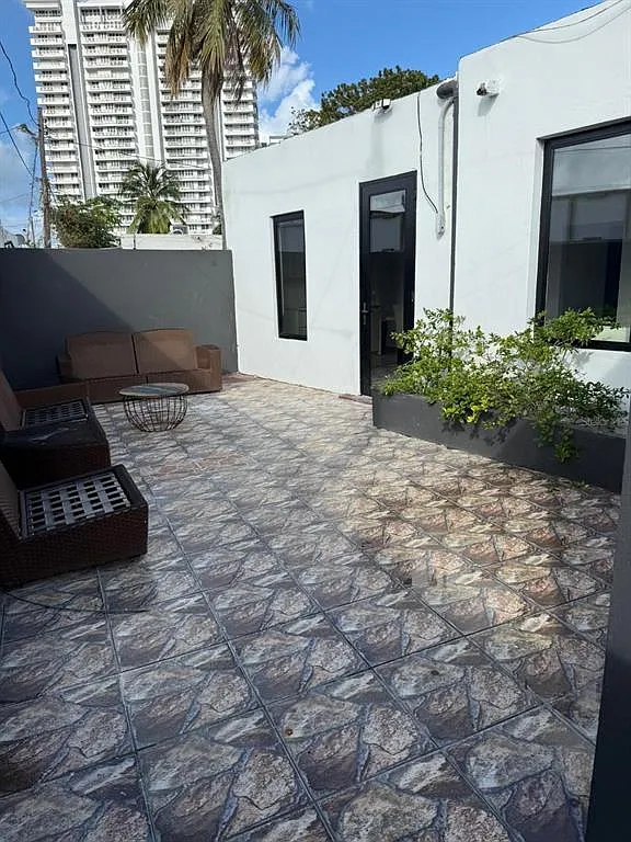Building Photo - Urano Atlantic View