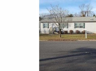 28 Belleview Ave, Sicklerville, NJ 08081