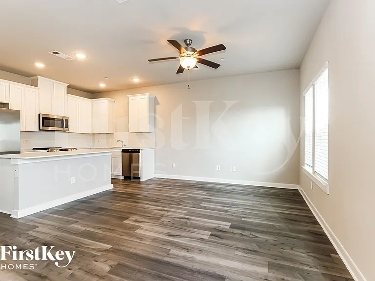 357 N Centro Cir — Photo 4