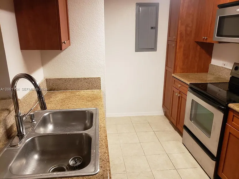 36 NW 6th Ave #906 — Photo 3