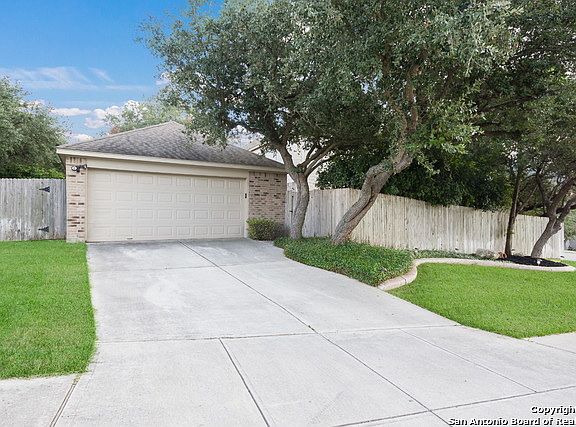 3rd image of 21310 Promontory Cir