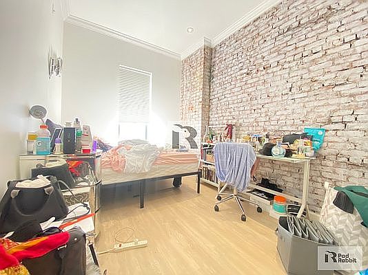 5th image of 560 Rogers Ave #2