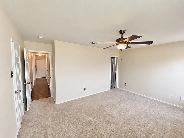 1921 Nightingale Dr — Photo 12