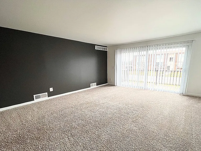Marianne Manor Apartments — Photo 10