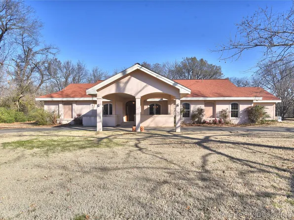 9311 E 16th St, Tulsa, OK 74112