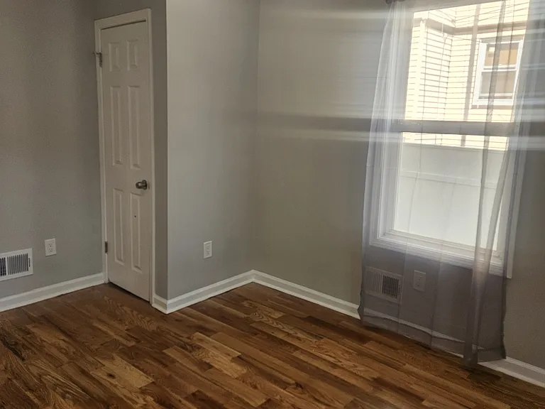 103-105 Weequahic Ave — Photo 16