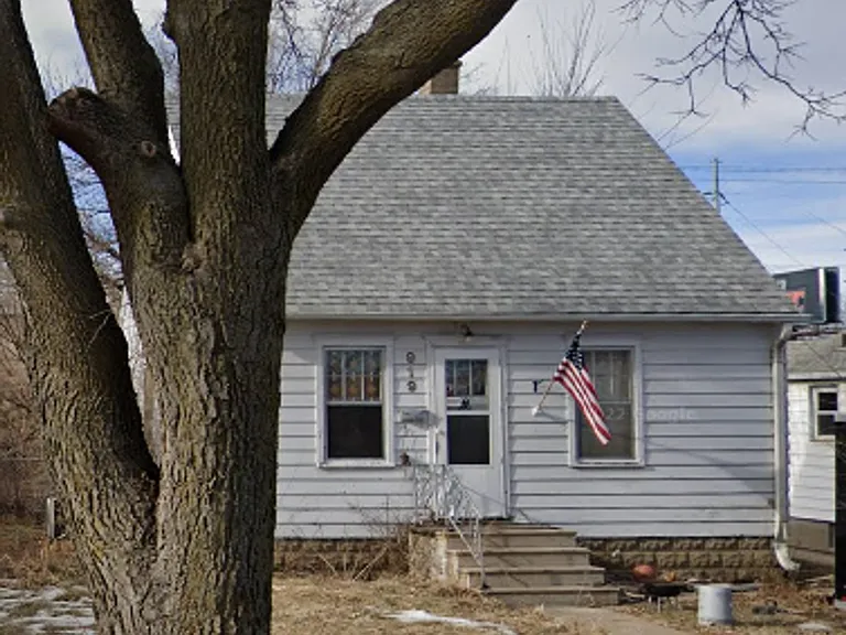 919 S Sherman Ave — Photo 1