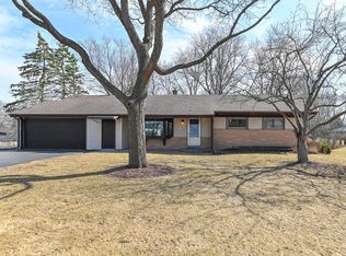 W156N10072 Pilgrim Rd, Germantown, WI 53022