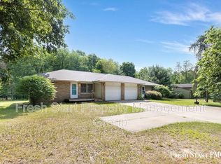 220 Pine Ridge Rd, Battle Creek, MI 49017