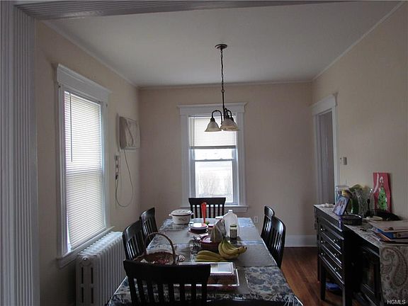 4th image of 130 Fairview Ave