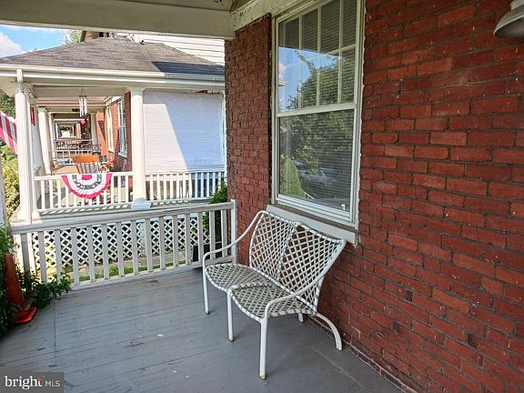 2nd image of 1132 Stirling St