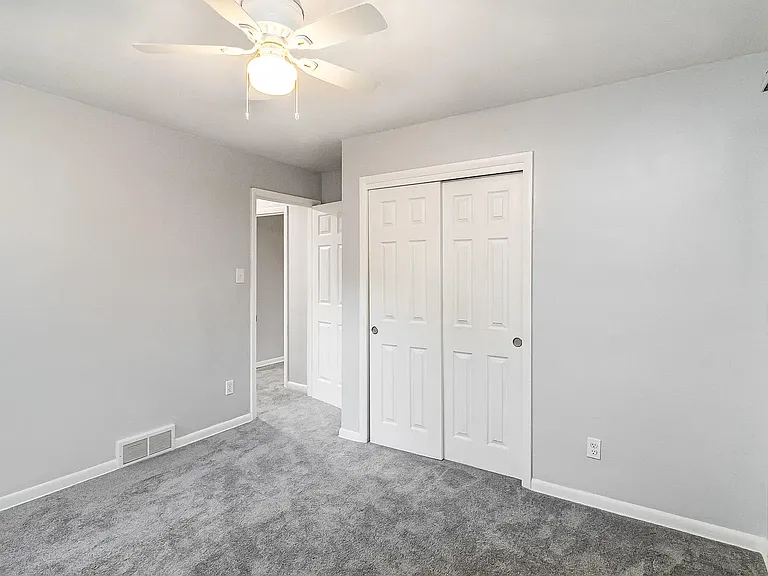 8134 Howard Ave — Photo 12