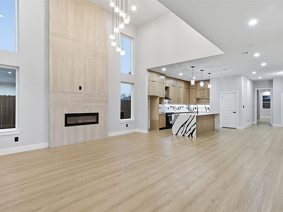 3rd image of 4234 Jamaica St