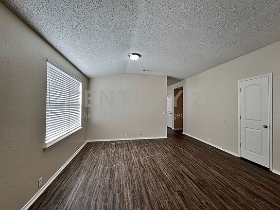 5th image of 1901 Berkeley Dr