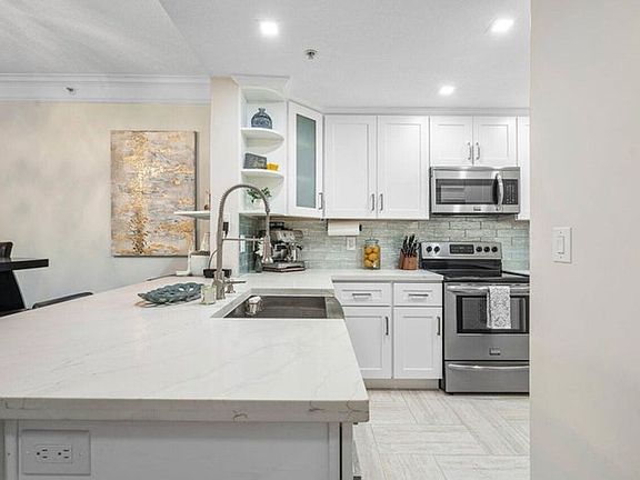 2nd image of 2054 Alta Meadows Ln APT 2402