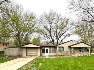1827 Will James Rd, Rockford, IL 61109