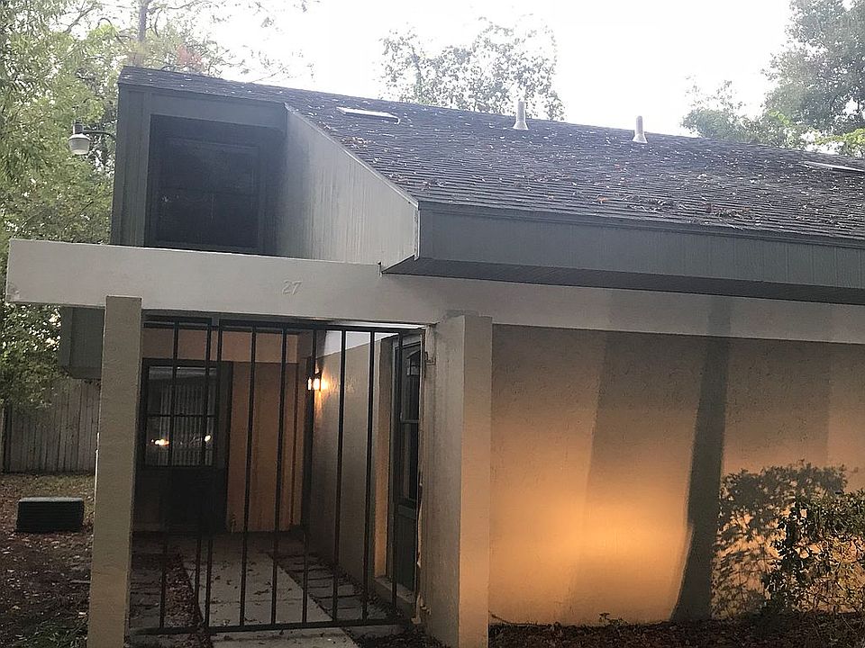 Front entrance, corner unit