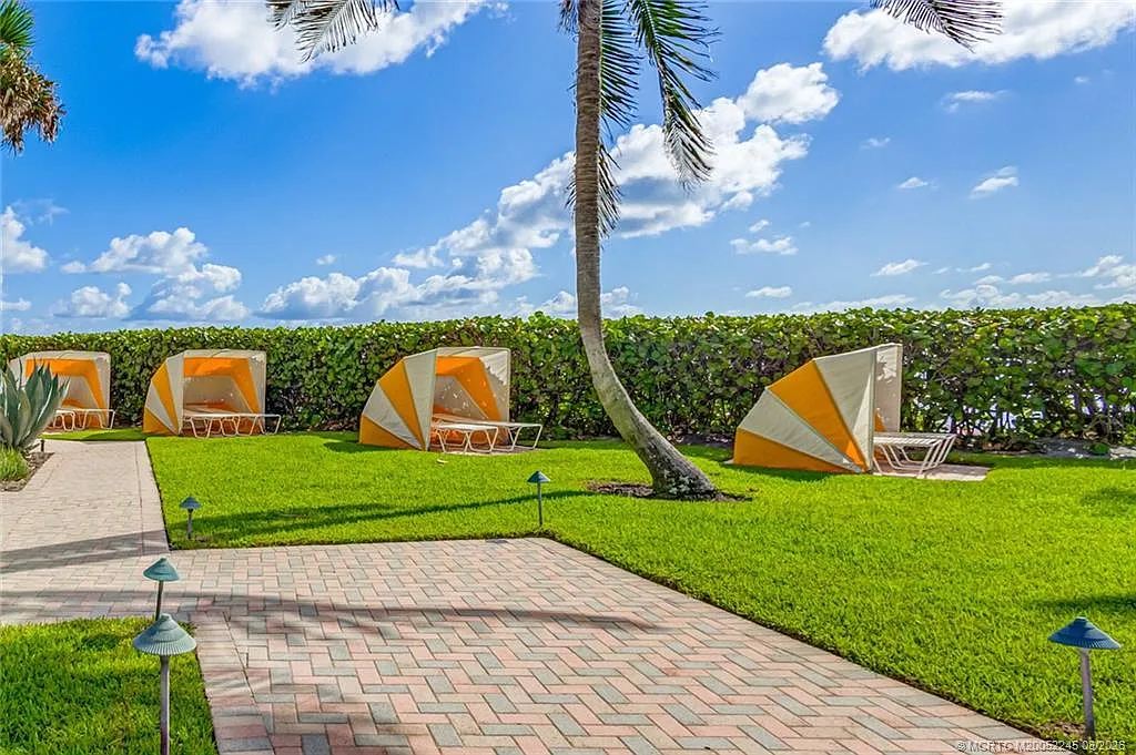 2 bed, 2.0 bath, 1760 sqft, $8,000 — Photo 3