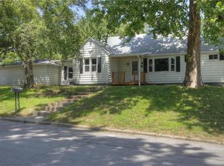 1102 Kansas St, Leavenworth, KS 66048