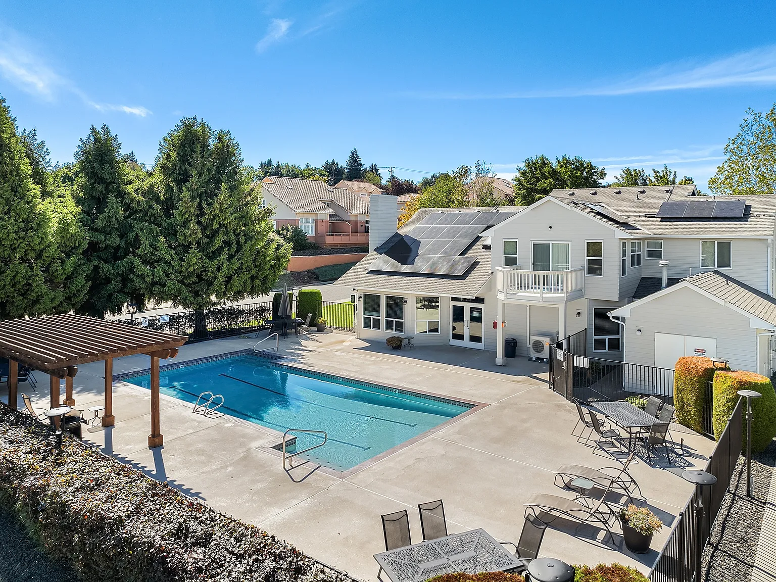 Englewood Garden Villas — Photo 3