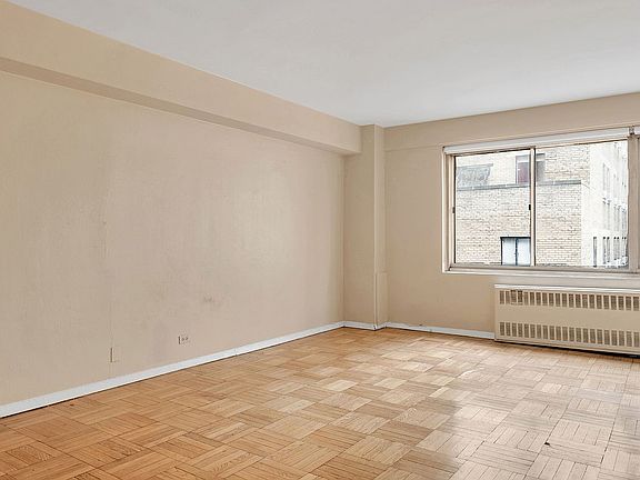 4th image of 225 E 46th St APT 7L