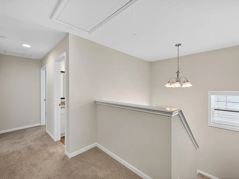 255 Mansell — Photo 32