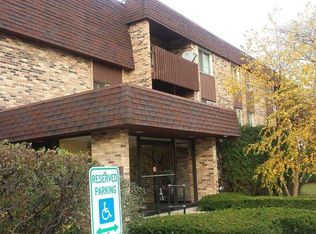 910 E Old Willow Rd APT 205, Prospect Heights, IL 60070