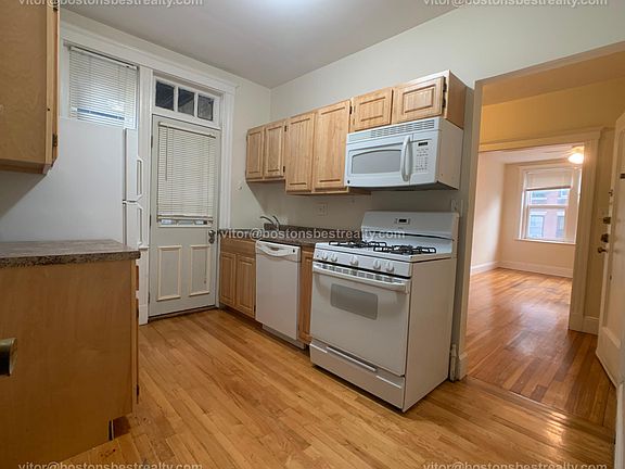 17 Lothian Road #302 - 1 bedroom, available on 6/1