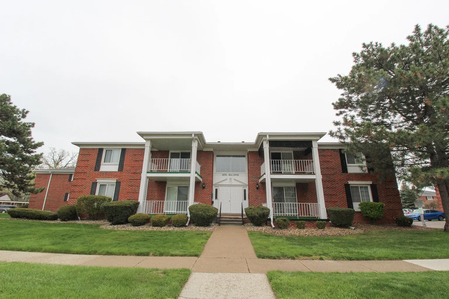 1891 Baldwin Dr APT 6 photo 1
