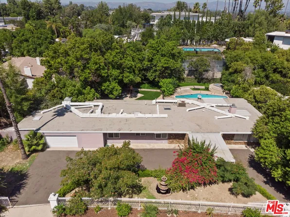 5001 Palomar Dr, Tarzana, CA 91356