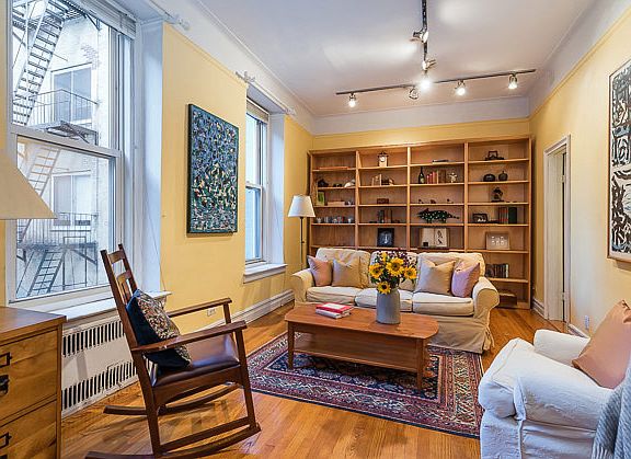 4th image of 45 Pineapple St APT 3A