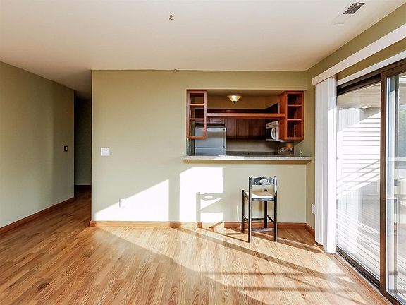 4th image of 225 Briarcrest Dr Unit 204