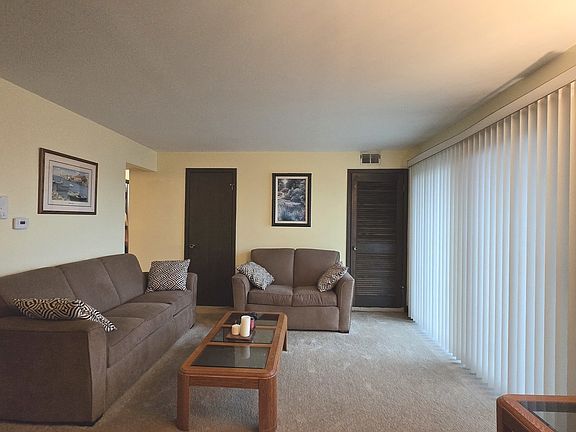 3rd image of 6051 S Archer Ave Unit 3B