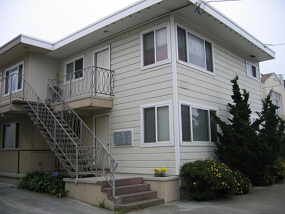 3rd image of 2412 44th Ave #3