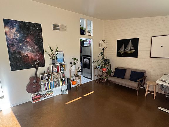 4th image of 515 W 2nd St APT 102